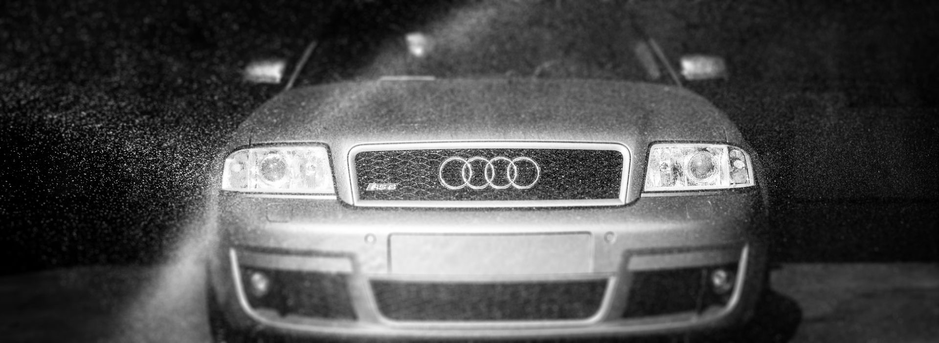 audi_rs6_getting_a_wash-wallpaper-1920x1200